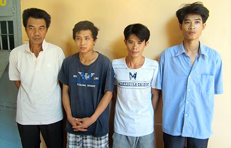 Bắt người để đòi nợ cờ bạc