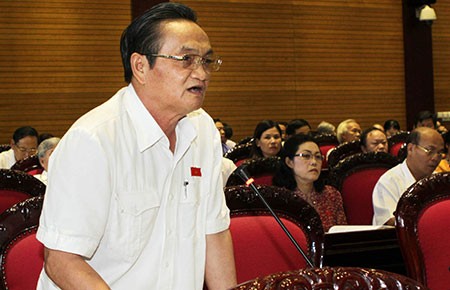 “Hình như, chúng ta đang thu chi kiểu gì cũng được!”