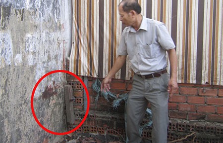 Sở giao đất, thị xã đòi đập nhà dân