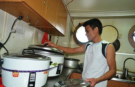 “Siêu đầu bếp” ở Hoàng Sa