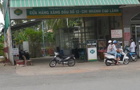 Tòa phong tỏa đất, viện không chịu