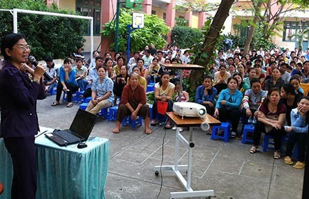 Hết lòng lo cho trẻ đến trường