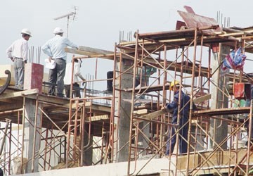 Nhà trái phép: Đèn lúc xanh lúc đỏ!
