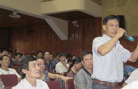 Cả ngàn tiểu thương bãi thị đòi quyền lợi