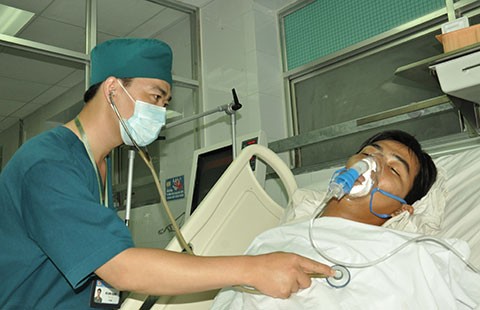 Điều trực thăng ra Trường Sa cứu người