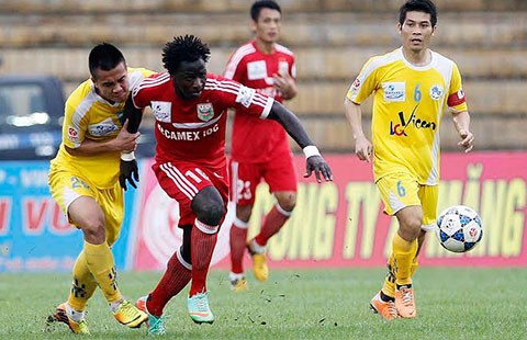 Siêu Cúp QG, B. BD-HP: Châu chấu đá xe