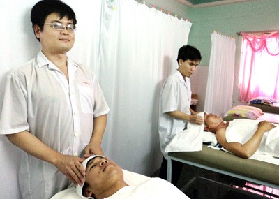 Kiến nghị cho hội người mù mở cơ sở xoa bóp