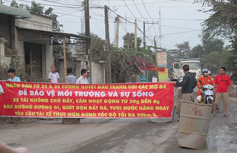 Đồng Nai: Dân lại chặn xe ben vào mỏ đá
