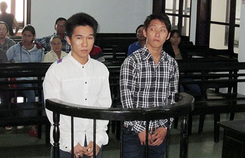Hùa theo bạn phá xe người khác, vào tù