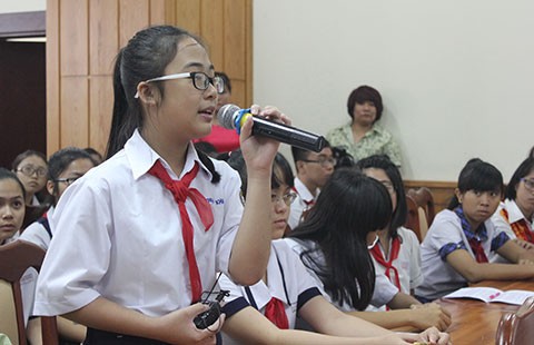 Bạo lực học đường, thất nghiệp lên bàn đối thoại