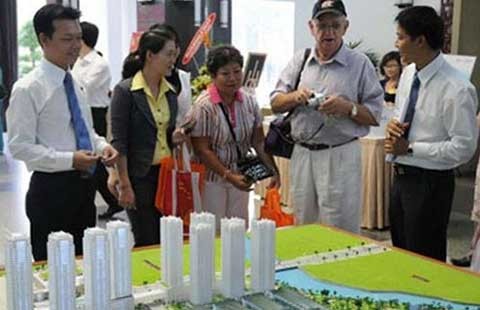 Địa ốc mở rộng cửa chờ khách ngoại