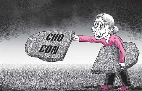 Chẳng đặng đừng mới phải kiện con ra tòa…