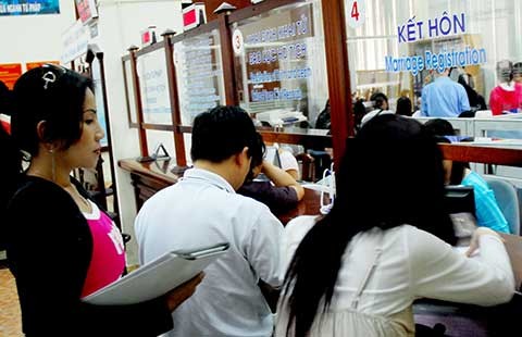Bỏ phỏng vấn kết hôn có yếu tố nước ngoài?