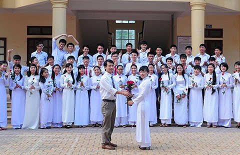 Cổ tích viết từ lớp học trường làng