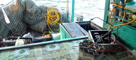 Phát hiện thi thể bên kích bắt cá điện