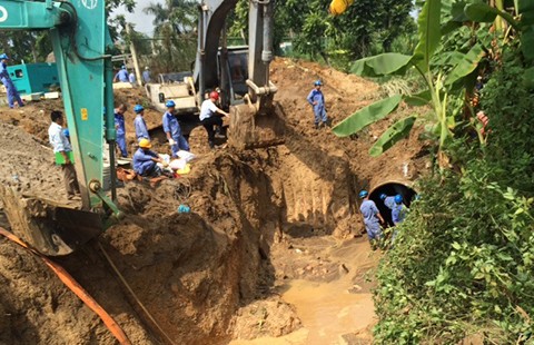 Vỡ đường ống nước sông Đà lần thứ 13