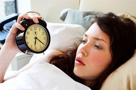 Tại sao phụ nữ mất ngủ nhiều hơn nam giới?