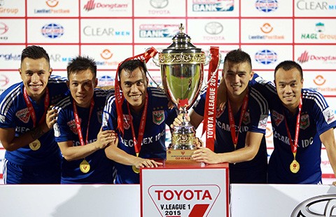 Kết thúc V-League 2015: Sau tấm màn nhung V-League…