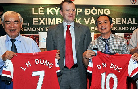 Khi bầu Đức muốn ‘gồng’ đội tuyển…