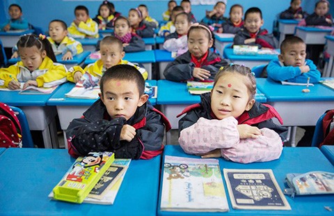 Bỏ chính sách một con, Trung Quốc chưa hết lo