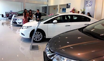 Người Việt mua 2.500 ô tô chỉ trong năm ngày