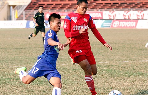 Cầu thủ thắng kiện CLB