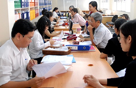 Tinh giản biên chế: Không ngại ‘con ông, cháu cha’