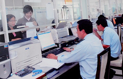 Muốn được đối xử lịch sự, phải có tiền 'bôi trơn'