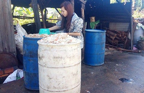 ‘Cuộc chiến’ cơm thừa - Bài 1: Mua ‘cơm heo’ cũng phải chung chi