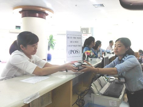 ‘Cà’ thẻ để nộp thuế trong vài phút