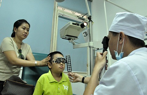 Gia tăng trẻ đô thị bị cận thị