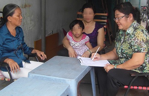 Bị chồng đánh nên chạy tới đâu?