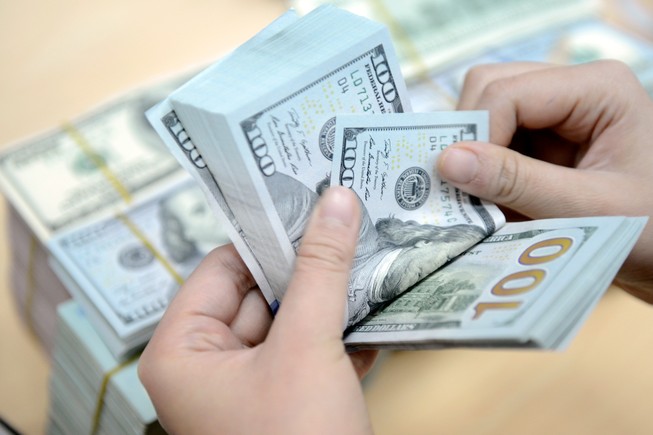 USD tăng gần đụng trần