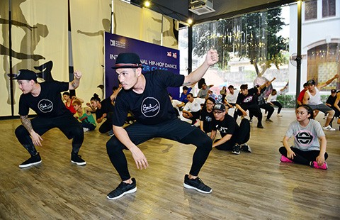 Nghệ sĩ gốc Việt thành danh trên sàn nhảy Mỹ