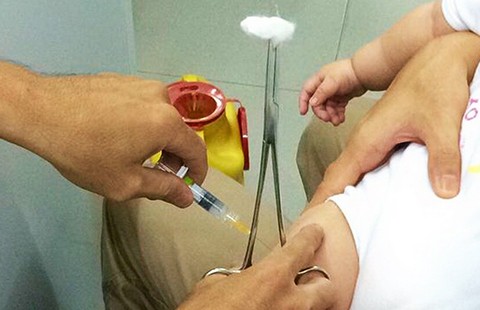 Vì sao vaccine Quinvaxem bị nhiều ‘phản ứng’?