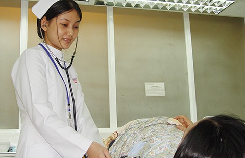 Từ 1-1-2016, vợ sinh, chồng được nghỉ
