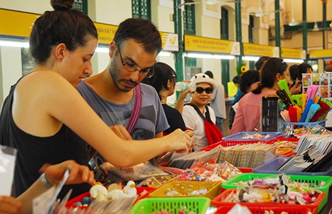 Vì sao khách nước ngoài đến Việt Nam giảm mạnh?