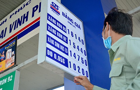 Xăng giảm sâu, cước taxi chưa nhúc nhích!