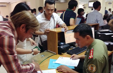 Ngồi tại nhà vẫn làm được hộ chiếu
