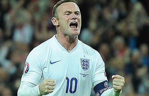 Rooney ‘tái sinh’ ở vai trò tiền vệ