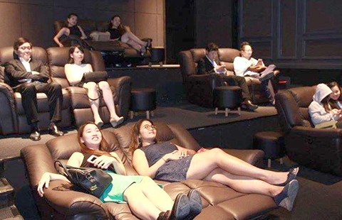 ‘Quá lố’ khi xem phim giường nằm có bị đuổi?
