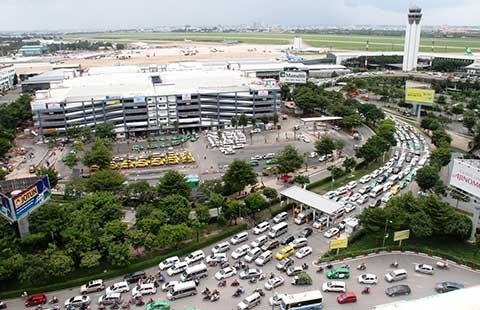 Sân bay Tân Sơn Nhất tắc, sếp VNA phải bay vòng vòng trên trời