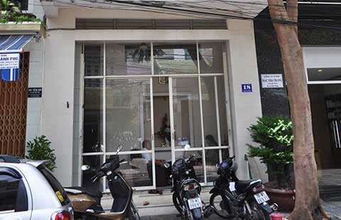 Nhà cụ bà 81 tuổi được đổi chủ siêu tốc!