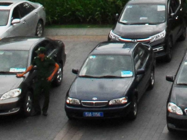 Bộ Tài chính: Khoán xe công là bình thường