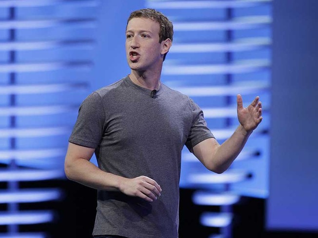Ông Trump 'thắng nhờ tin vịt', Facebook điên đầu