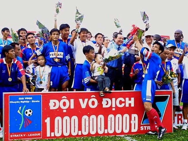 Derby với mồ hôi và nước mắt!