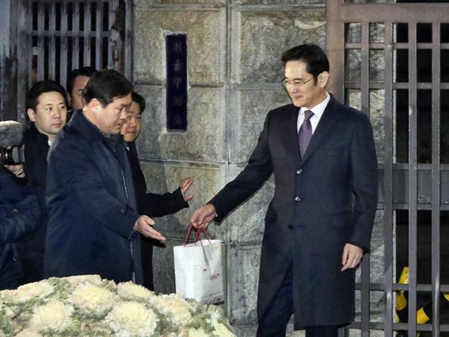 Tổ điều tra độc lập ‘bám sát’ ông Lee Jae-yong