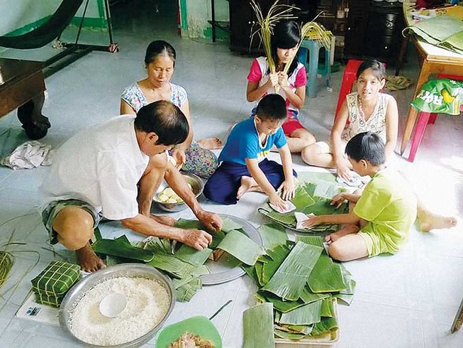 Chuyện con gà và cái tết đầu tiên xa bố