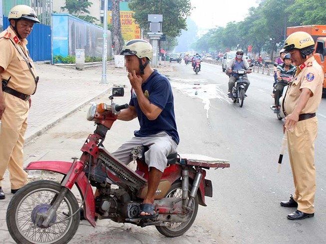 Thu hồi xe máy cũ nát ra sao?