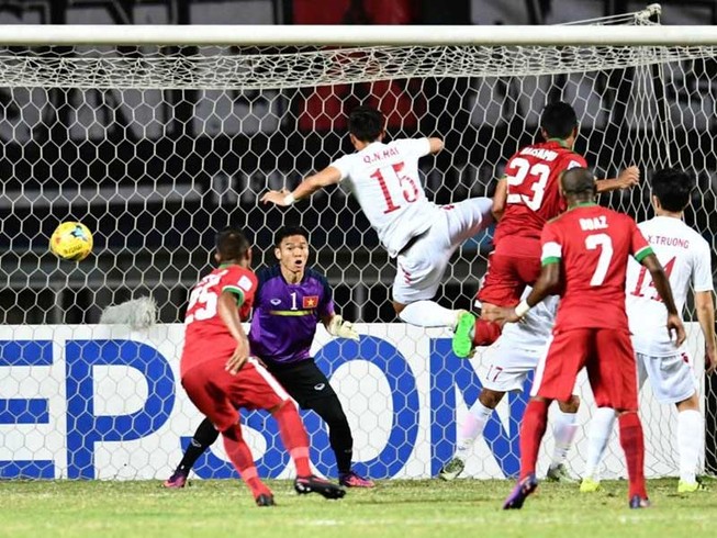 Danh sách tuyển VN: Chông chênh hàng thủ